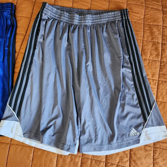 Adidas Men's Shorts Sz XL - Picture 2 of 5